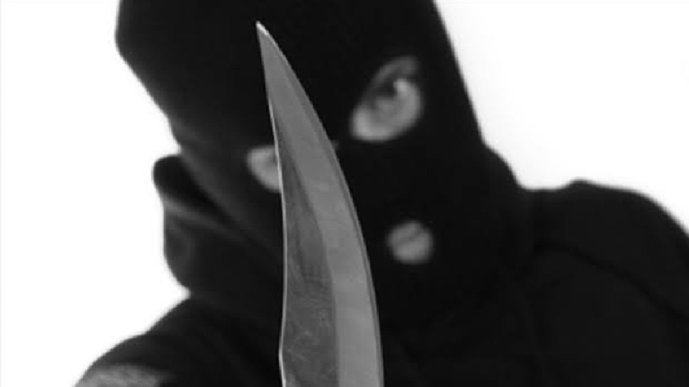 Man robbed of Rs 20 lakh at knifepoint in Chennai Man robbed of Rs 20 lakh at knifepoint in Chennai