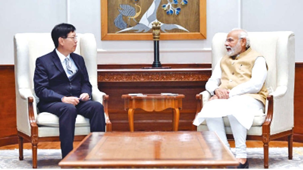 PM meets Foxconn chief , hails manufacturing plans for India PM meets Foxconn chief , hails manufacturing plans for India