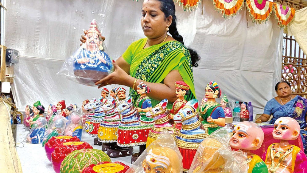 Modis pat has boost sale of Thanjavur dolls, says Collector