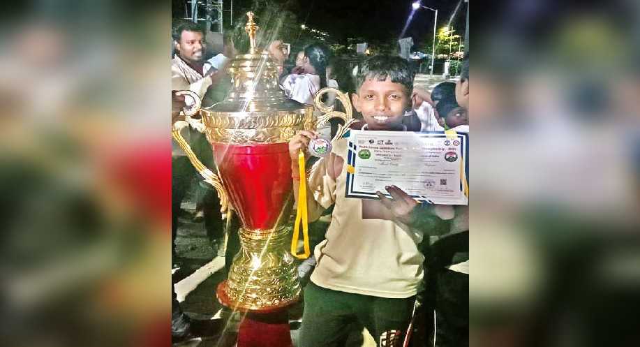 12-year-old boy wins silver in nat’l silambam meet 12-year-old boy wins silver in nat’l silambam meet