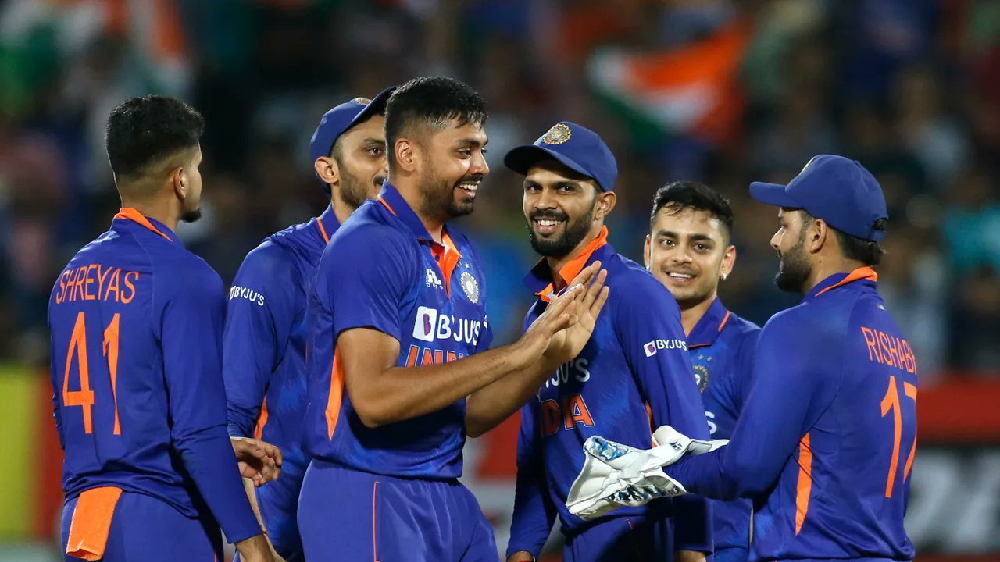 IND vs SA: Dinesh Karthiks 55 help India level T20I series over SA