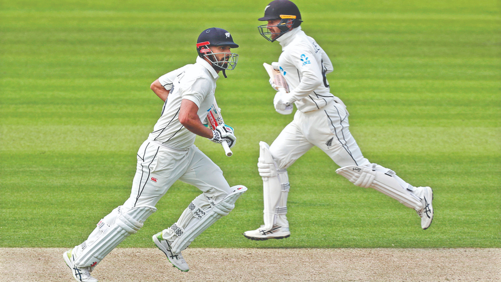 Mitchell, Blundell put NZ in control