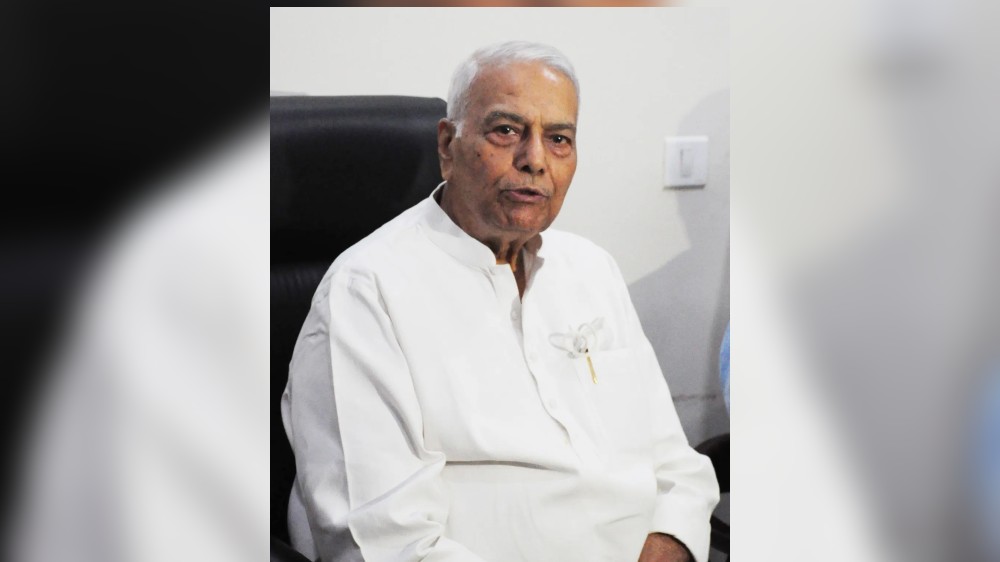 Sinha to file nomination on Monday but fissures appear in Oppn