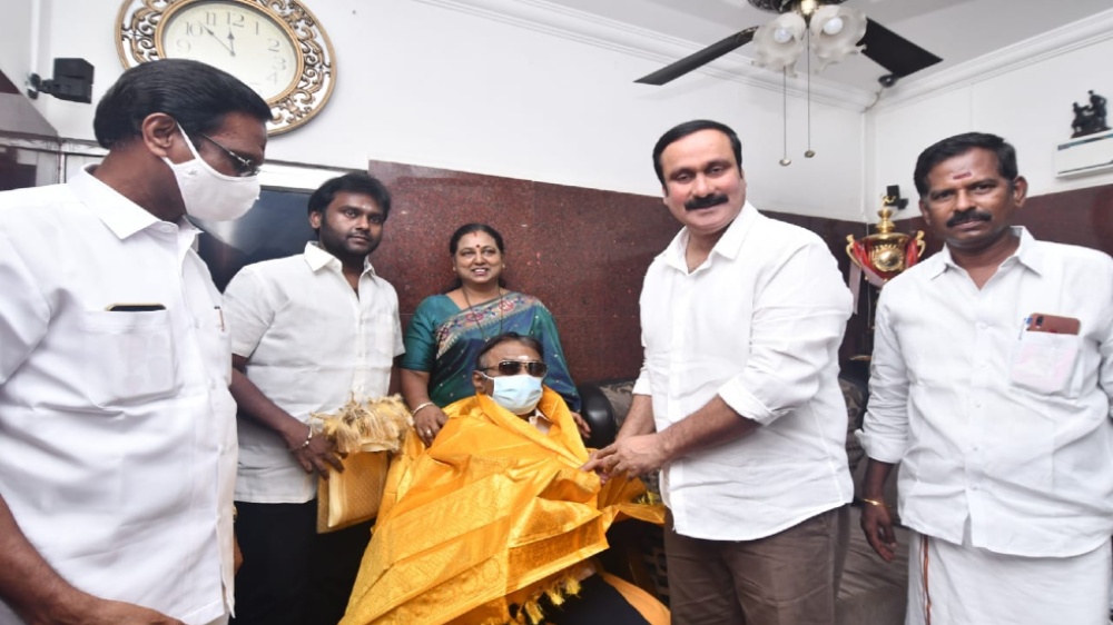 Anbumani meets Vijayakant after elevation as PMK chief