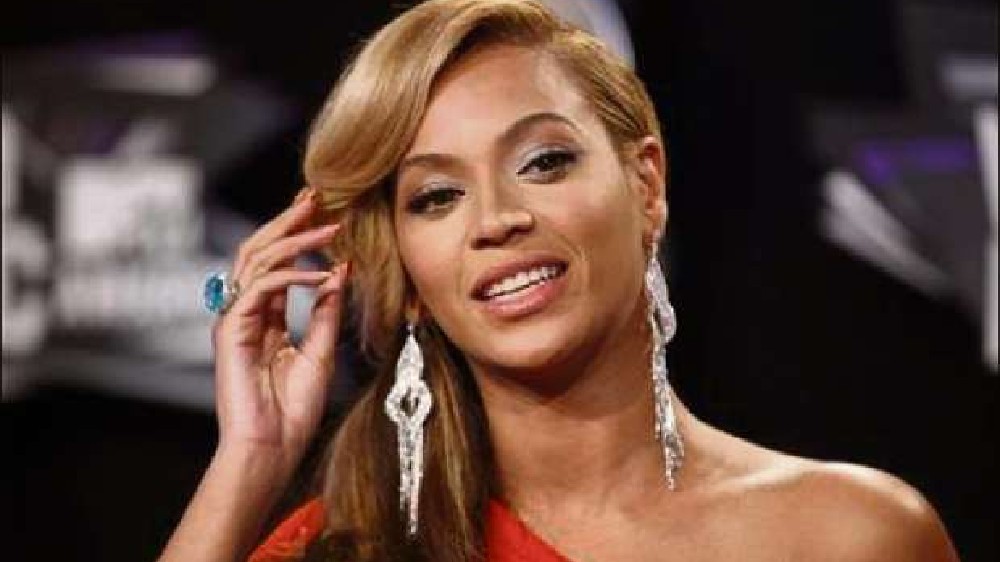 Beyoncé drops new single hours before official release time