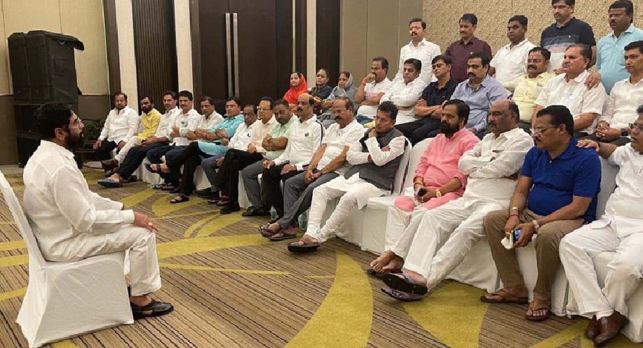 Maha crisis: Rebels claim support of 37 MLAs, Sena left with 17