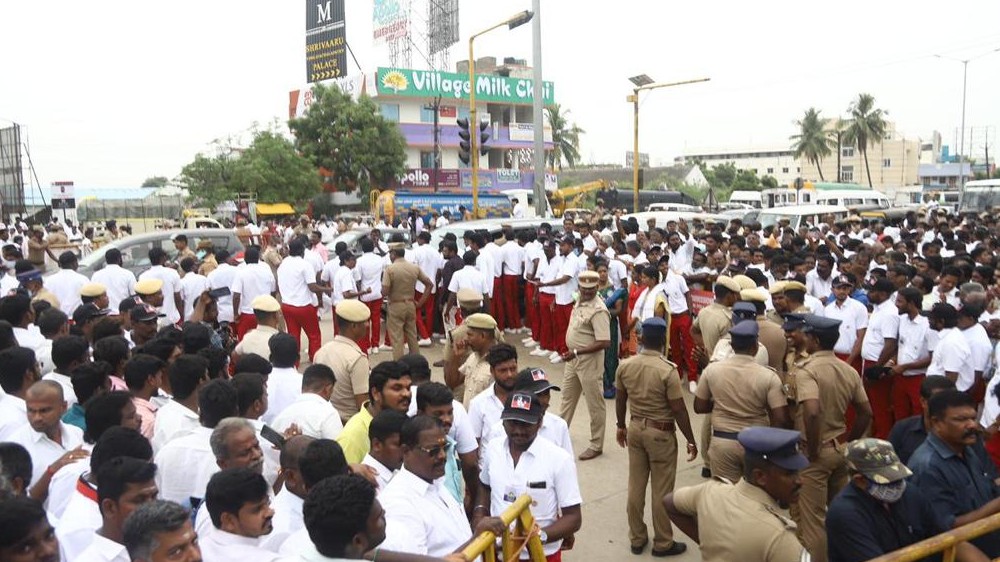 AIADMK GC meeting: Proceedings began with fracas over fake ID entrants