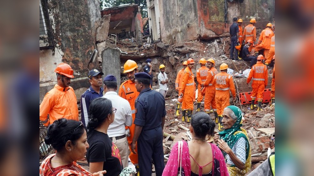 19 dead in Maha building collapse; CM announces 5 lakh ex gratia
