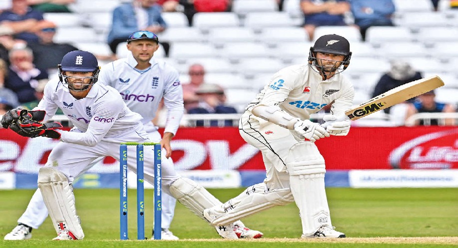 New Zealand stands at 114/2 at tea, leads England by 128 runs New Zealand stands at 114/2 at tea, leads England by 128 runs