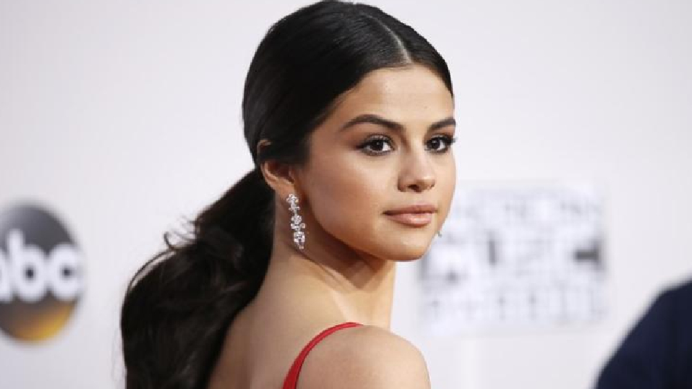 Selena Gomez spills the beans on Britney Spears wedding on Kimmel