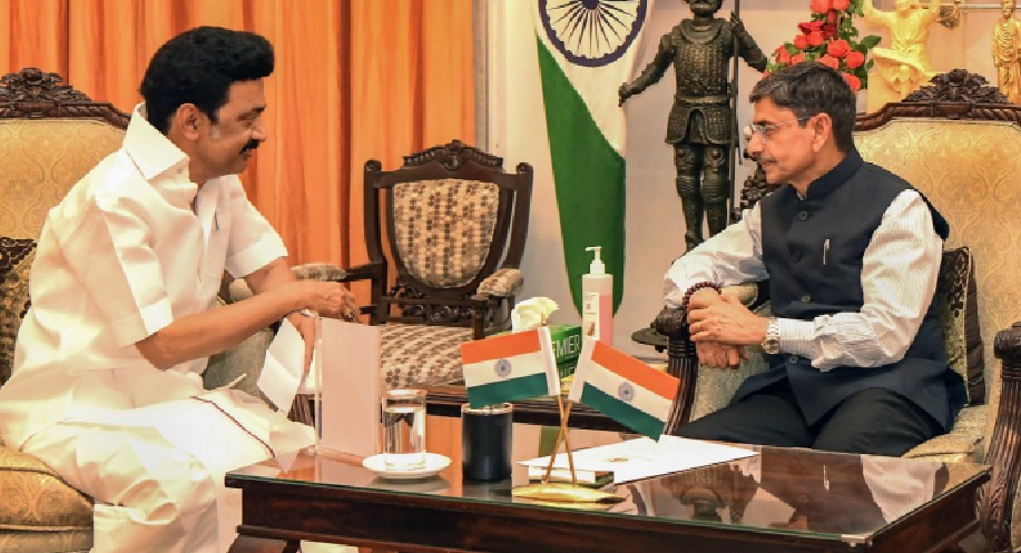 Stalin meets Guv Ravi, urges immediate assent for pending Bills