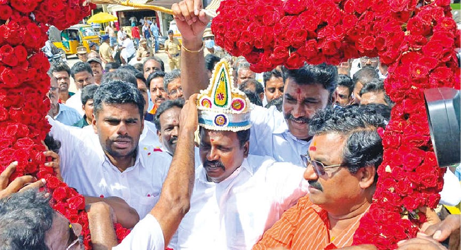 Rajini fans join BJP, say saffron party following spiritual politics