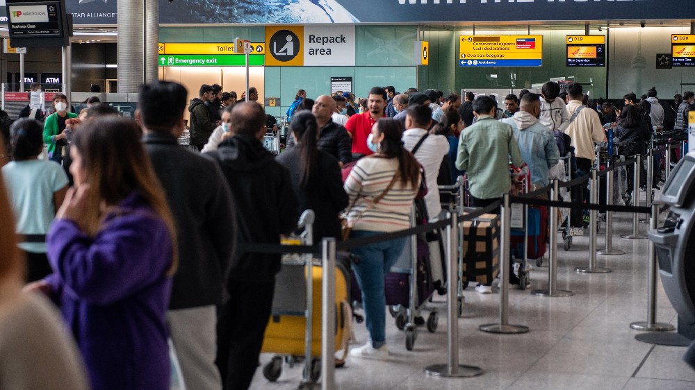 Staff shortage forces immigration counters to remain closed Staff shortage forces immigration counters to remain closed