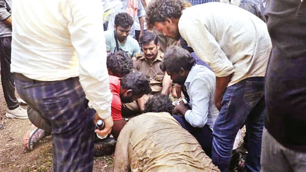 After brief pause due to knee injury, Vishal back at Laththi shoot