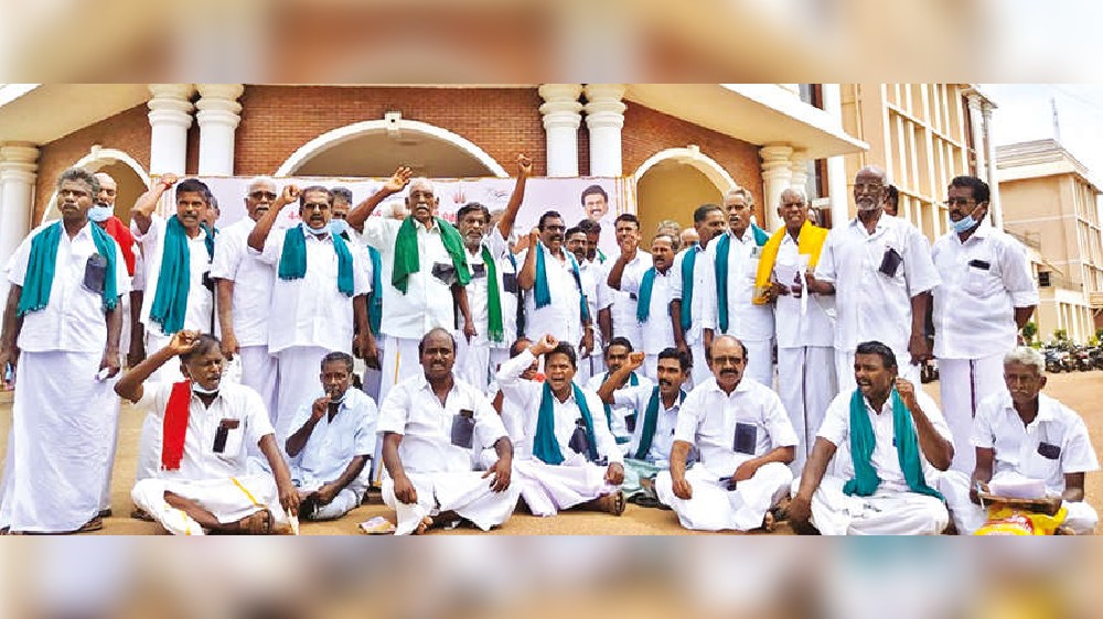 Announce crop insurance details, demand Delta ryots