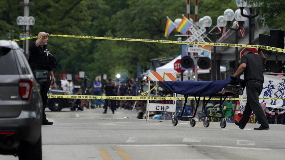 6 dead, 30 hurt in shooting at Chicago-area July 4 parade