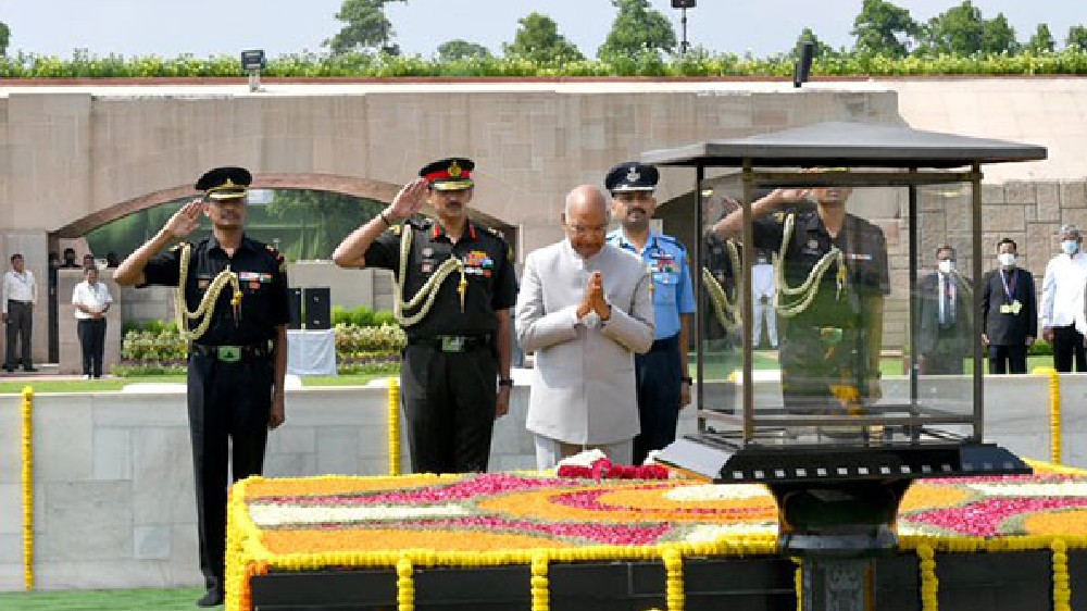 Outgoing President Kovind pays homage to Gandhi at Rajghat Outgoing President Kovind pays homage to Gandhi at Rajghat