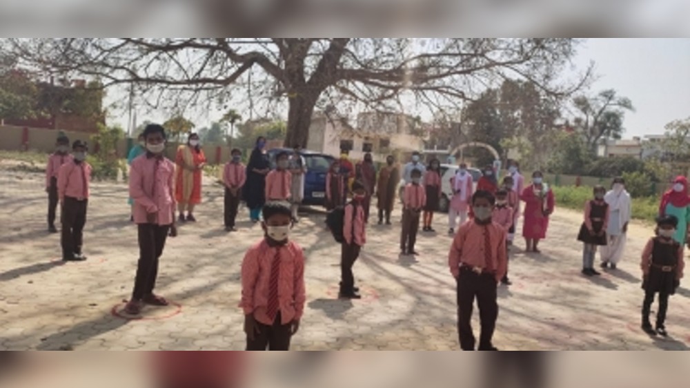 Lucknow school goes missing overnight, classes held on road Lucknow school goes missing overnight, classes held on road