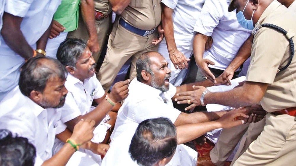 AIADMK men held for seeking removal of Kappalur toll plaza