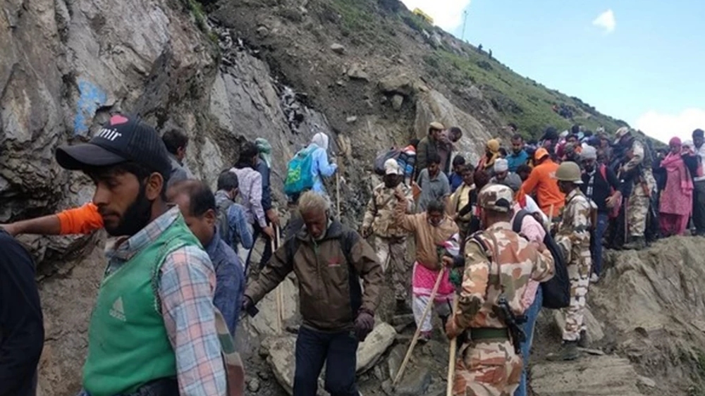 Amarnath Yatra resumes; 4,026 pilgrims leave Jammu for base camps Amarnath Yatra resumes; 4,026 pilgrims leave Jammu for base camps