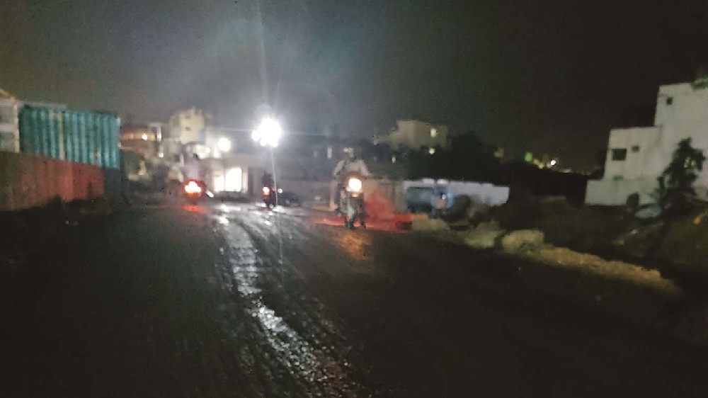 No streetlights, potholed roads scare Tondiarpet residents