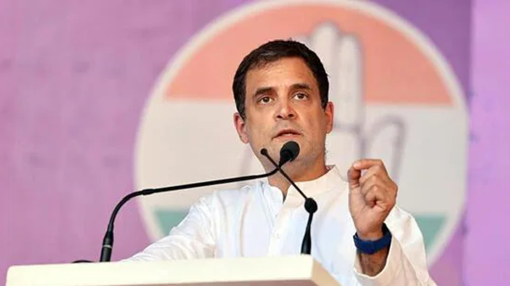 Rahul detained during Cong protest against Sonias questioning