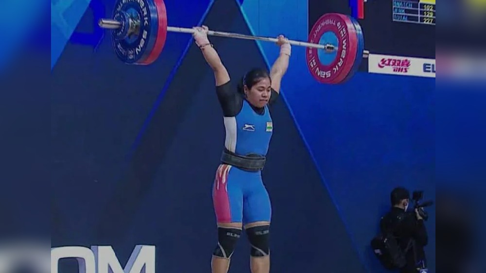 CWG 2022: Bindyarani Devi wins silver in Womens 55kg weightlifting CWG 2022: Bindyarani Devi wins silver in Womens 55kg weightlifting