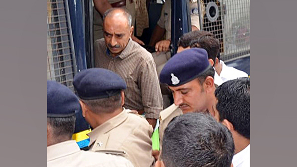 Ex-IPS officer Sanjiv Bhatt arrested in Gujarat riots case Ex-IPS officer Sanjiv Bhatt arrested in Gujarat riots case