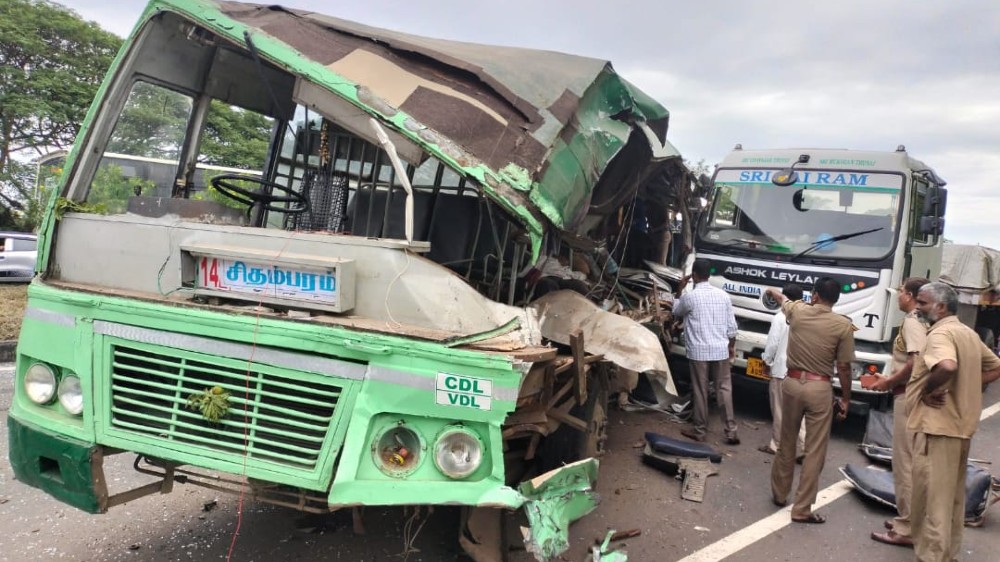 6 die, over 10 injured as govt bus rams lorry near Acharapakkam
