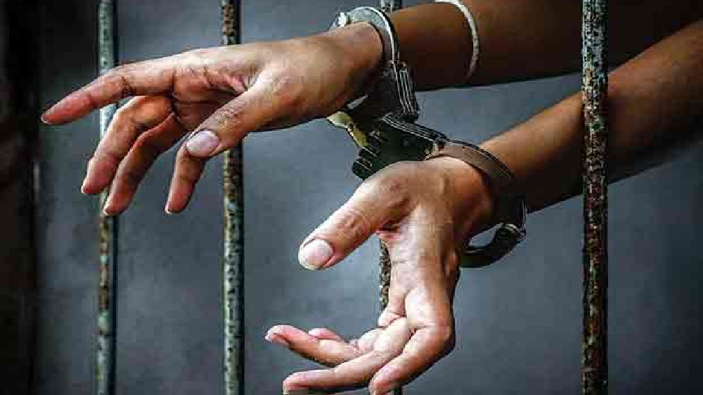 3 held for supplying tobacco products to shopkeepers in Chennai