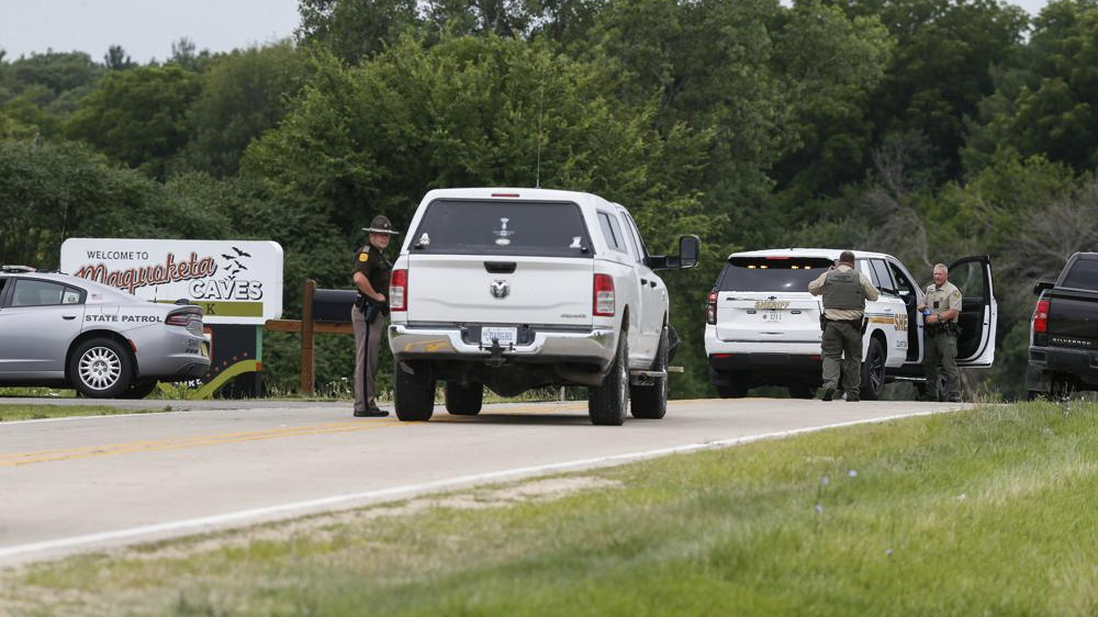 Police: 3 fatally shot at Iowa state park; gunman also dead
