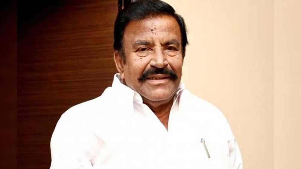 Manual scavenging: Nehru hands over Rs 30L relief to victims’ kin