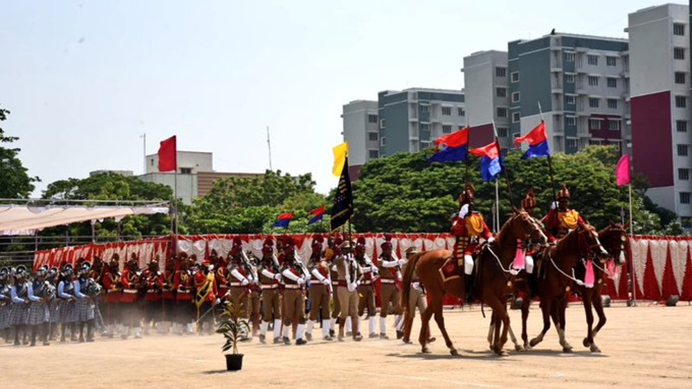 TN police bestowed with Presidents colour