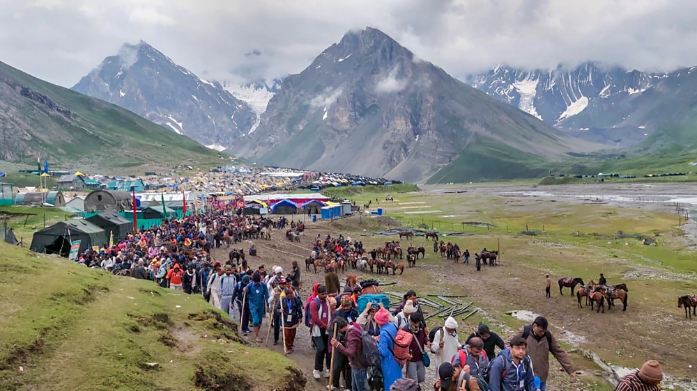 Amarnath Yatra suspended due to heavy rain Amarnath Yatra suspended due to heavy rain