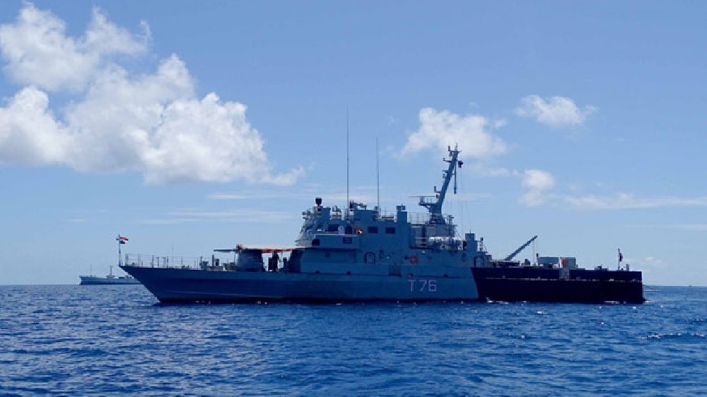 Sri Lankan Navy arrest 12 Indian fishermen Sri Lankan Navy arrest 12 Indian fishermen