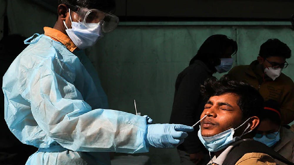 India witnesses dip in Covid cases, reports 13,615 new infections