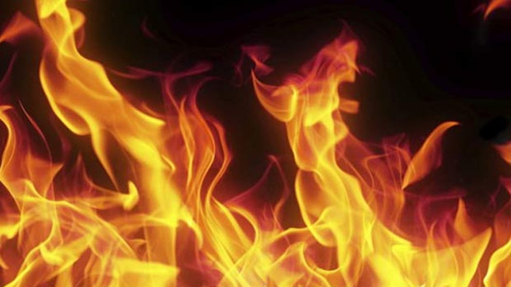 55-yr-old home alone Tiruvarur woman charred to death in fire