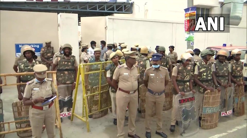 Tiruvallur girl suicide: Police deployed outside hospital