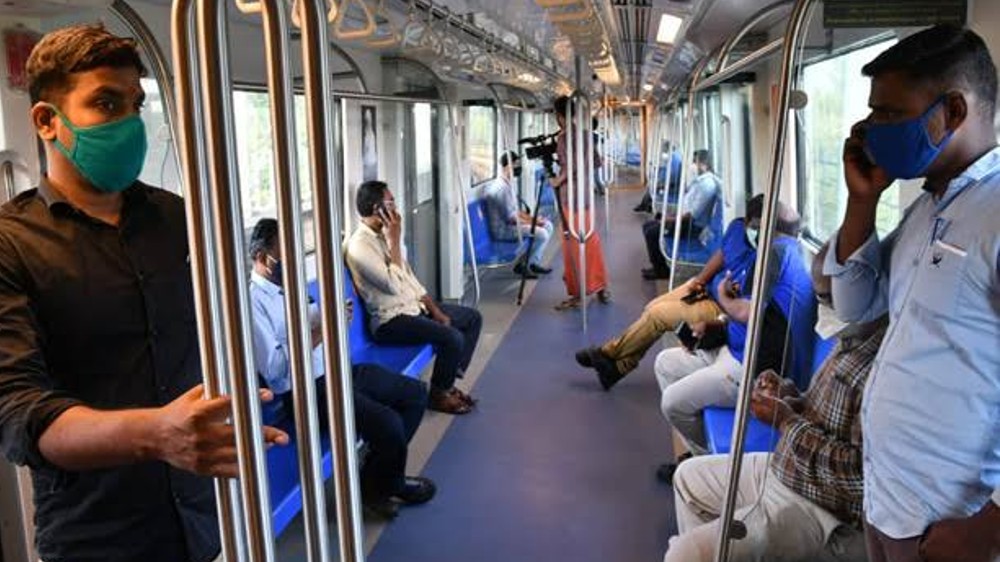 Over 21K Metro passengers bought new travel cards since March Over 21K Metro passengers bought new travel cards since March