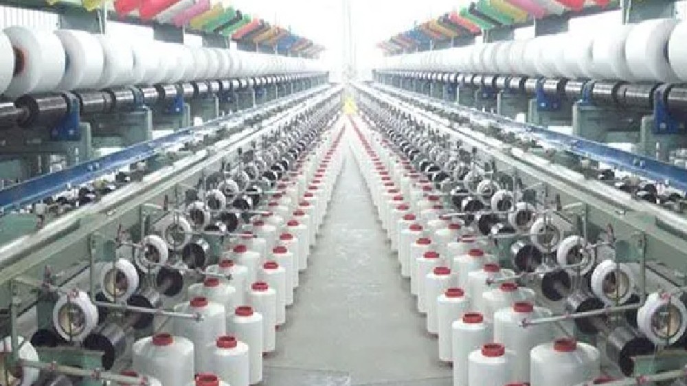 Minister Gandhi urges entrepreneurs to invest in mini textile parks