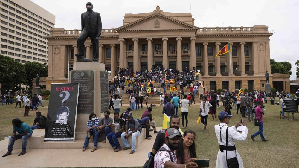 Sri Lanka opposition meets to install new government amid turmoil