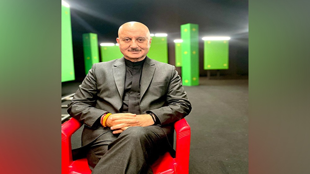 Anupam Kher shares candid video with his friend Satish Kaushik Anupam Kher shares candid video with his friend Satish Kaushik