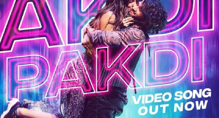 Vijay Deverakonda nails his moves in ‘Liger’ new song