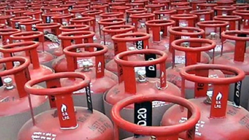 LPG price up by Rs 50; Rs 1,053 per 14.2/kg cylinder