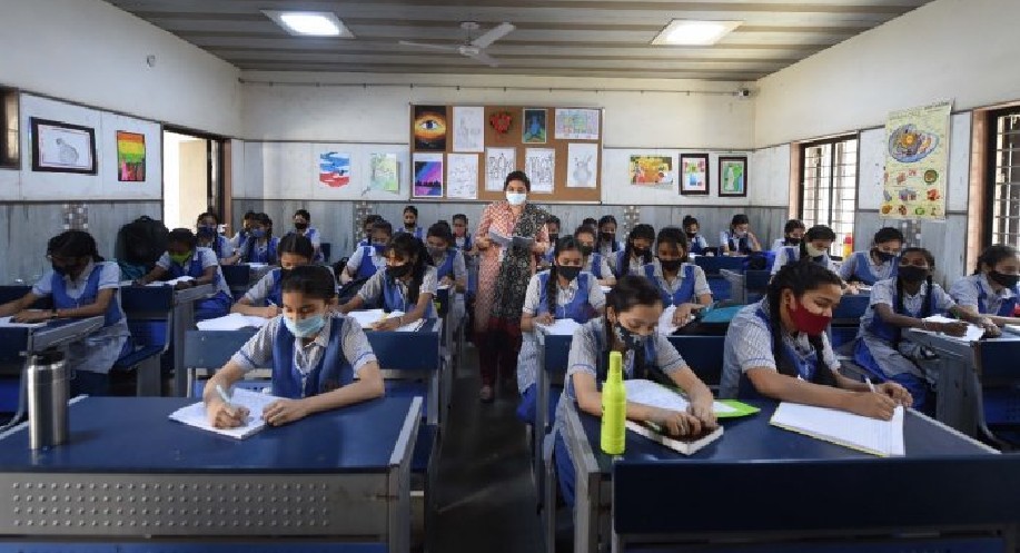 Over 100 Chennai Corporation Schools to get swanky new desks