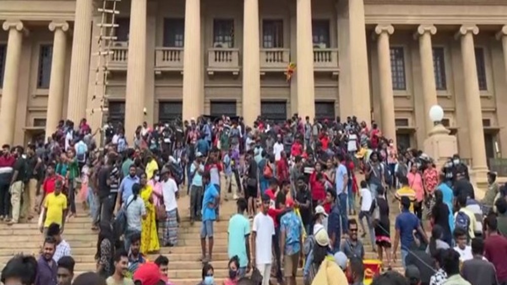 Sri Lanka: 10 injured in clash between protesting factions