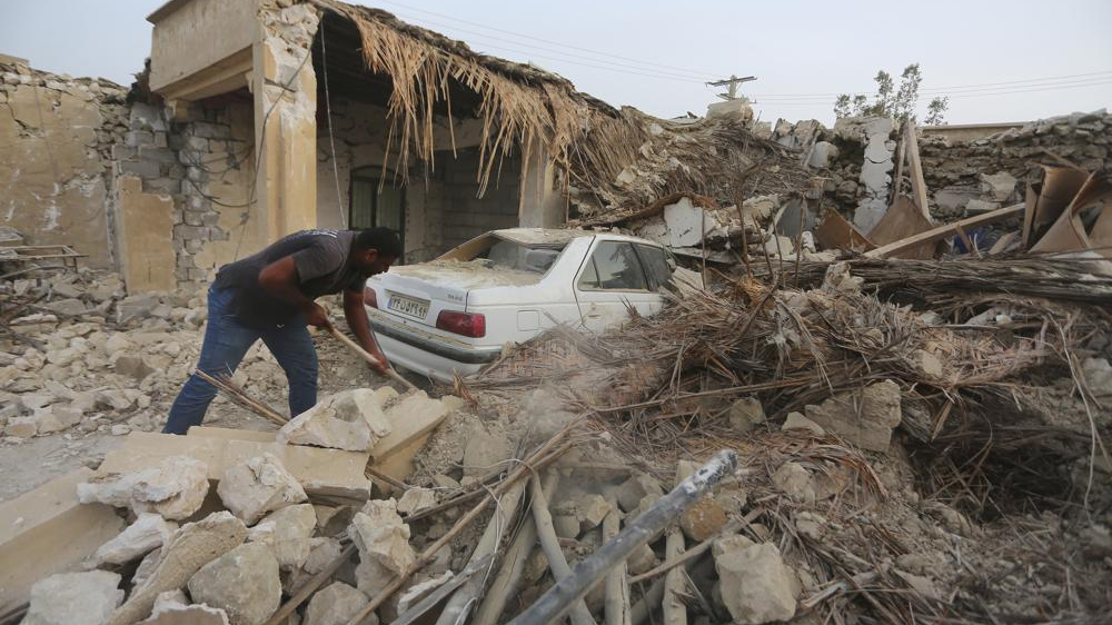 Strong earthquake kills 5 in southern Iran Strong earthquake kills 5 in southern Iran