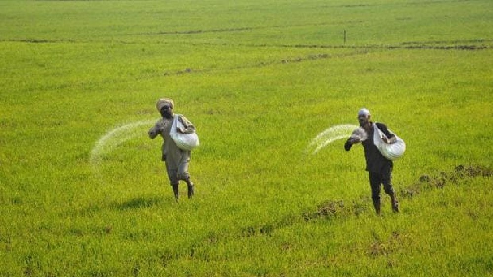 Ryots seek crop insurance deadline extension