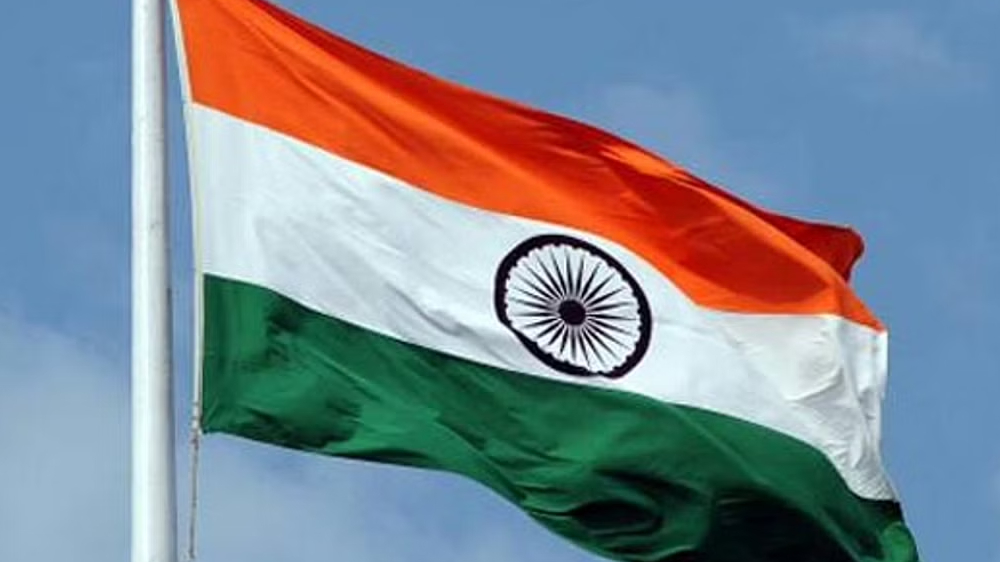 NDRF, CISF personnel distribute flag to houses in Arakkonam region NDRF, CISF personnel distribute flag to houses in Arakkonam region