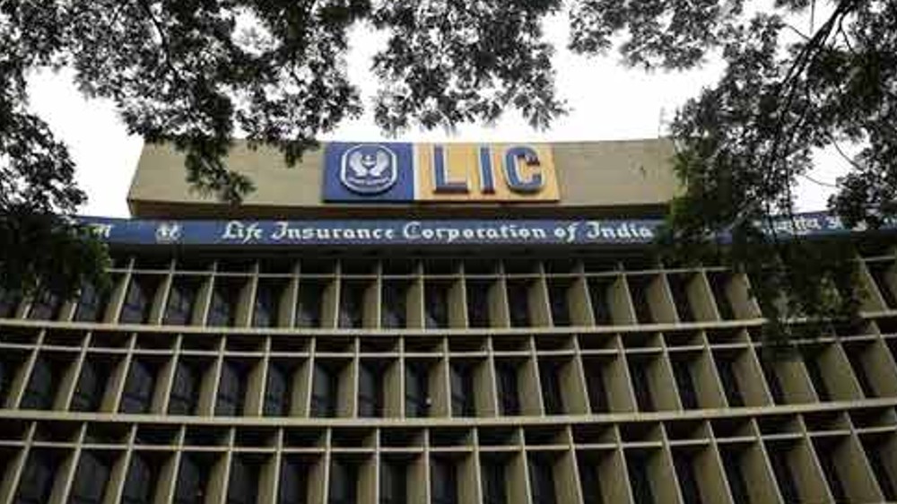 LIC clocks 32 per cent jump in Q2 net profit at Rs 10,053 crore LIC clocks 32 per cent jump in Q2 net profit at Rs 10,053 crore